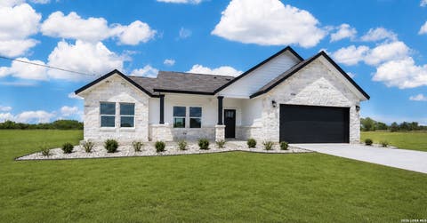 Photo for 150 Ranchero Way, Natalia, TX 78059 (MLS # 1896571)