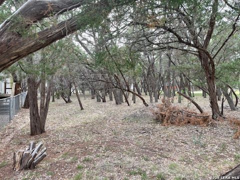 458 CEDAR HILL DR Bandera TX 78003