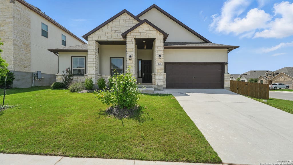 Photo of 1606 Folk Victorian, New Braunfels, TX 78132 (MLS # 1991933)