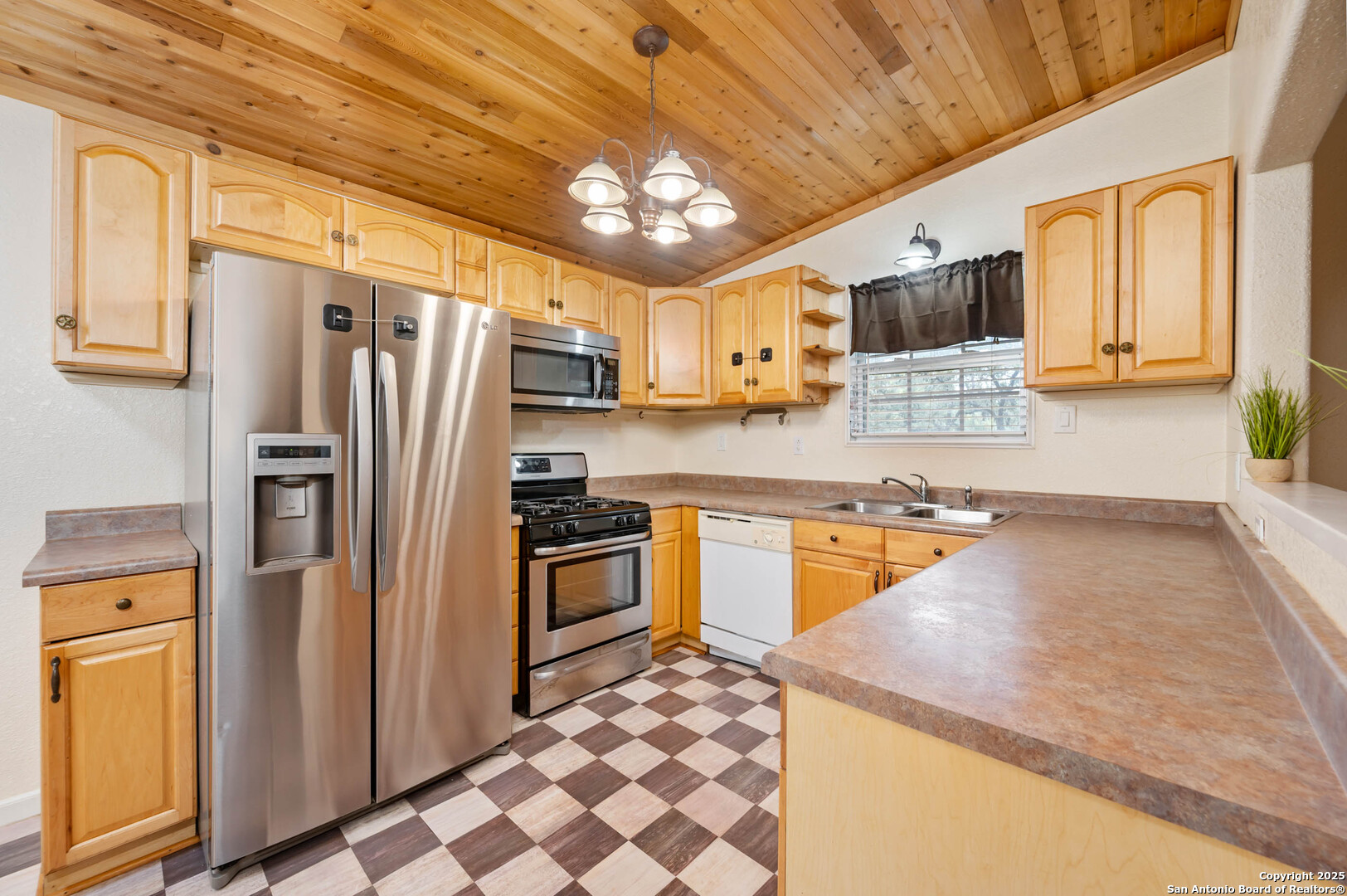 8715 Buckskin Dr.