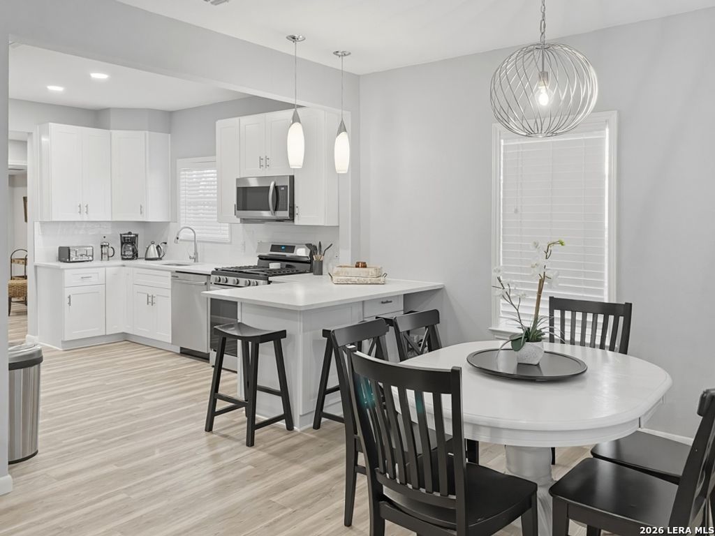 Photo of 210 Dumoulin, San Antonio, TX 78210 (MLS # 1961694)