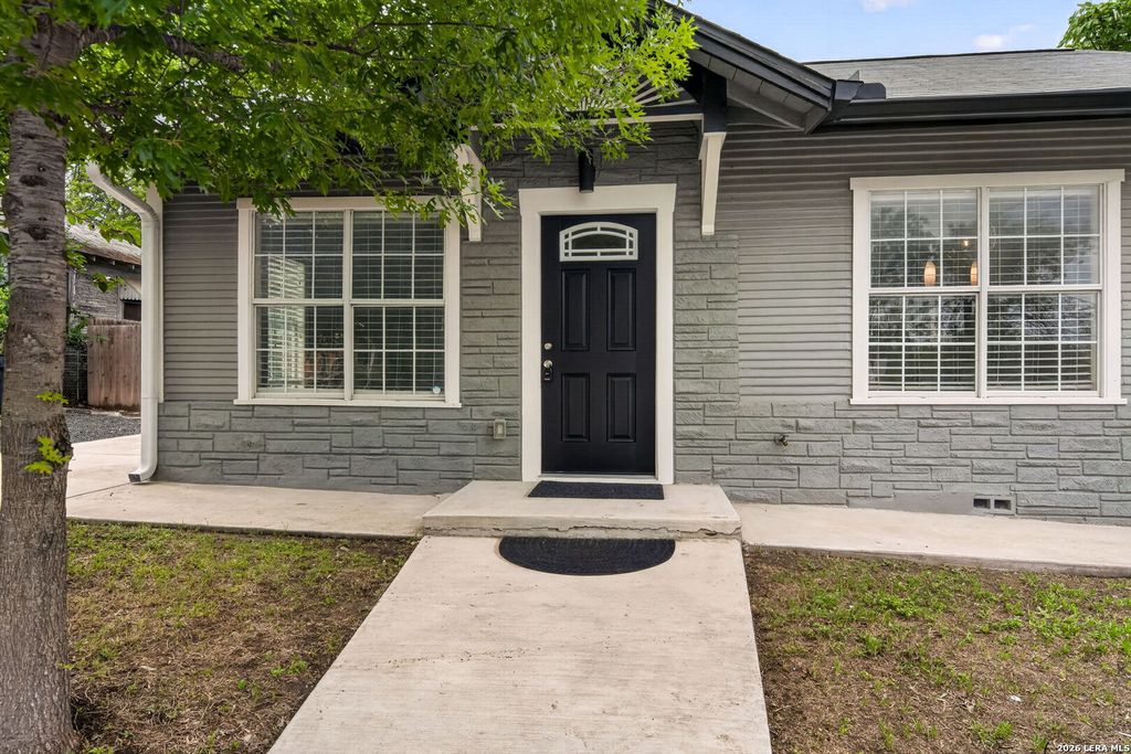 Photo of 210 Dumoulin, San Antonio, TX 78210 (MLS # 1961694)
