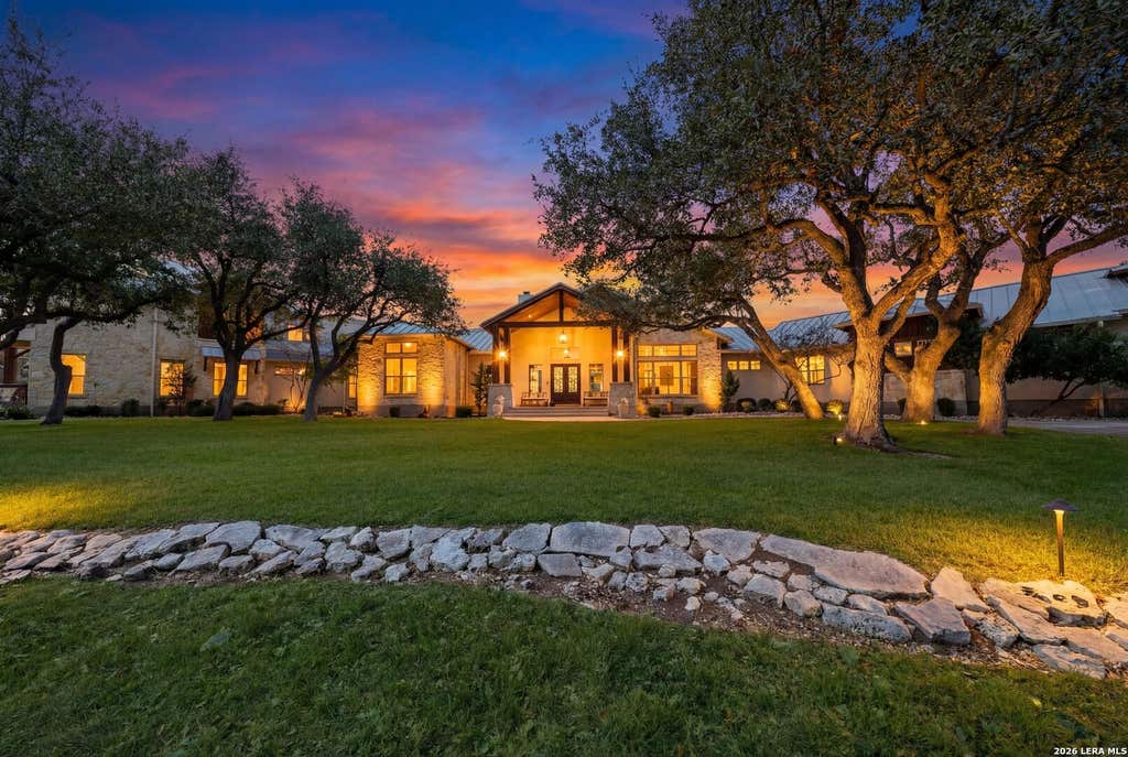 Photo of 1043 Twin River, Canyon Lake, TX 78133 (MLS # 1908457)