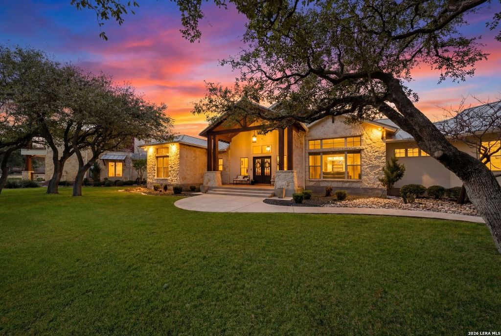 Photo of 1043 Twin River, Canyon Lake, TX 78133 (MLS # 1908457)