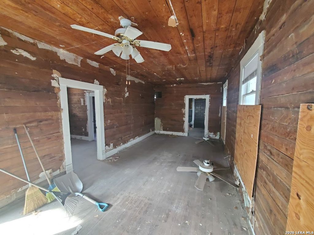 Photo of 311 S Monumental Street, San Antonio, TX 78203 (MLS # 1938322)