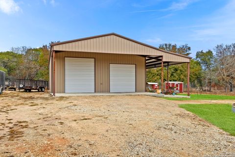 A home in Floresville