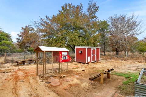 A home in Floresville