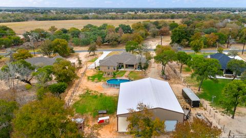 A home in Floresville