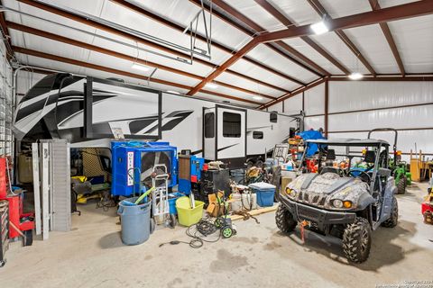 A home in Floresville