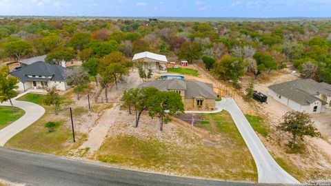 A home in Floresville