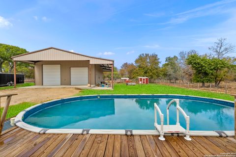 A home in Floresville