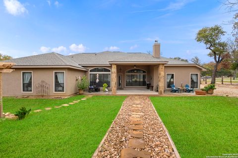 A home in Floresville