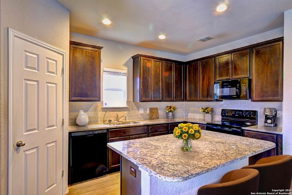 Photo of 322 Benelli, New Braunfels, TX 78130 (MLS # 1918249)