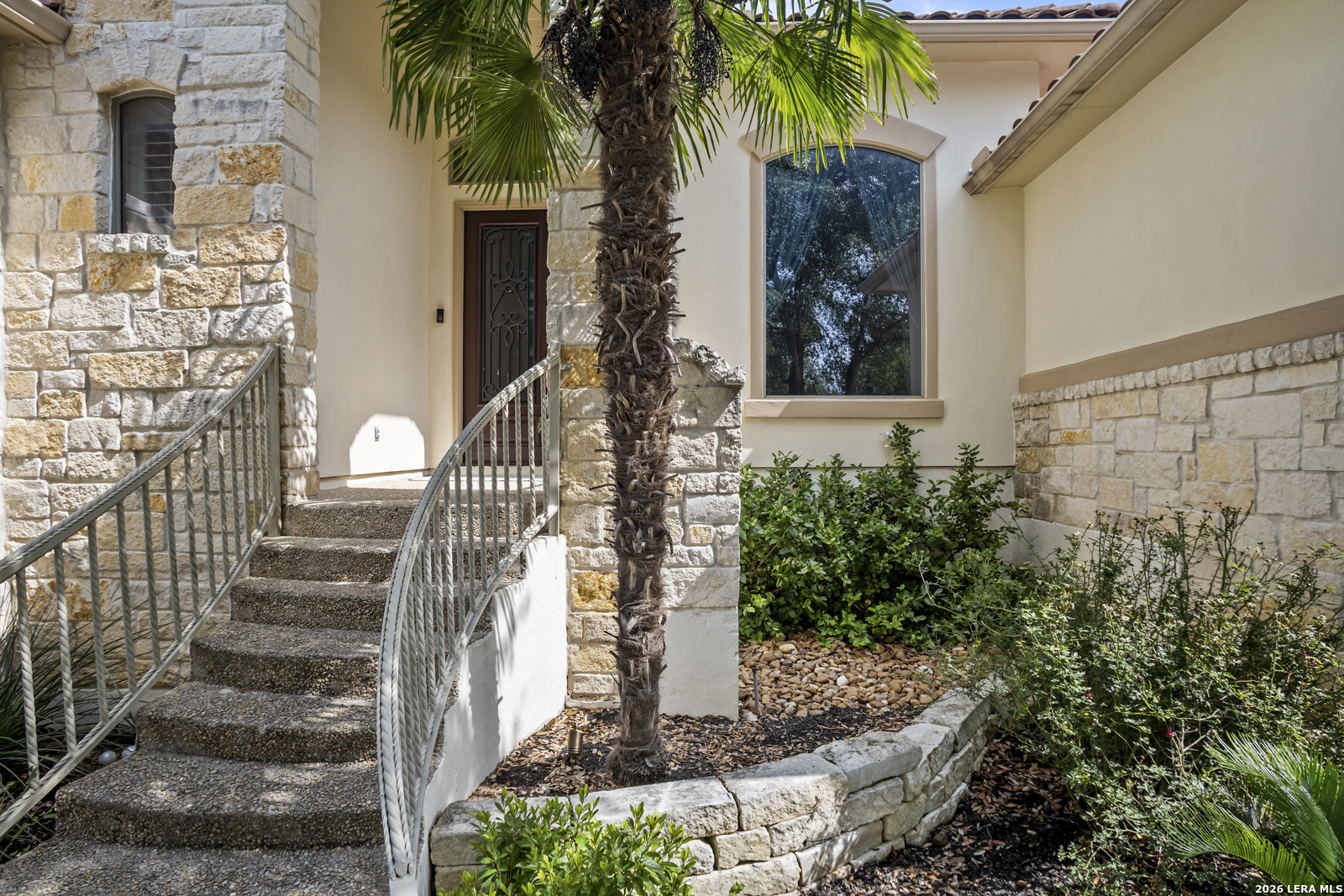 1207 Via Belcanto