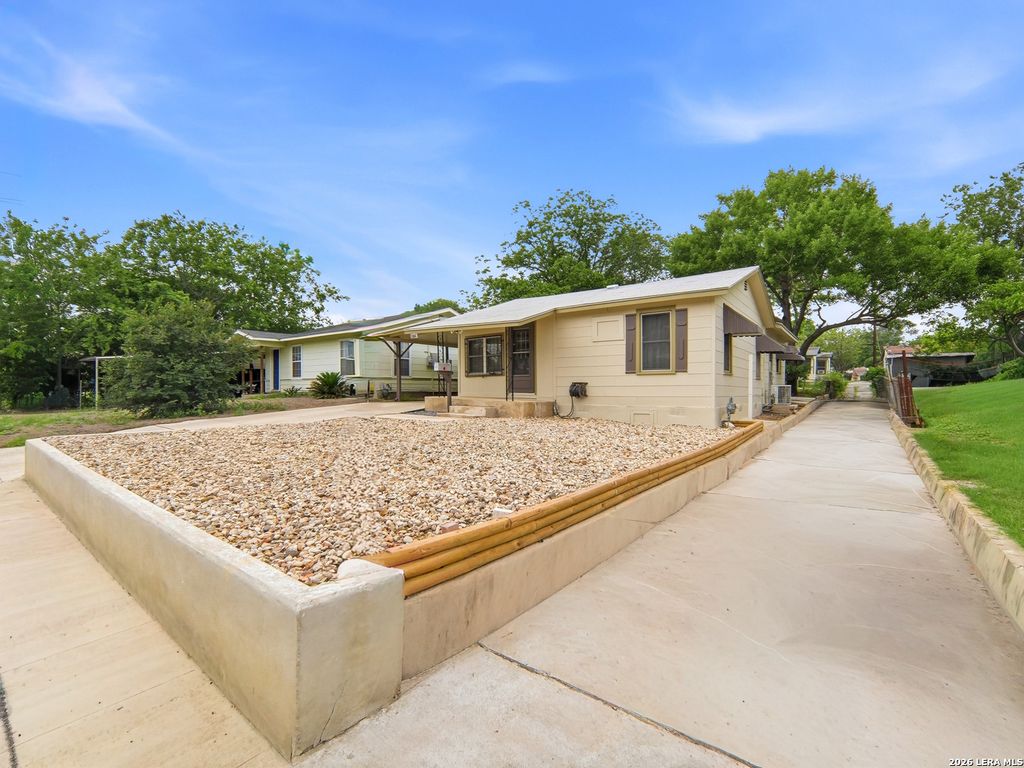 Photo of 2323 Hiawatha, San Antonio, TX 78210 (MLS # 1961764)