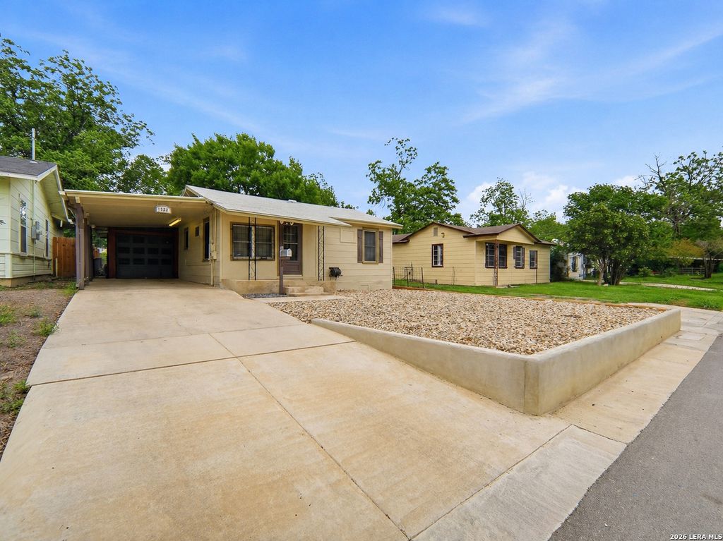 Photo of 2323 Hiawatha, San Antonio, TX 78210 (MLS # 1961764)