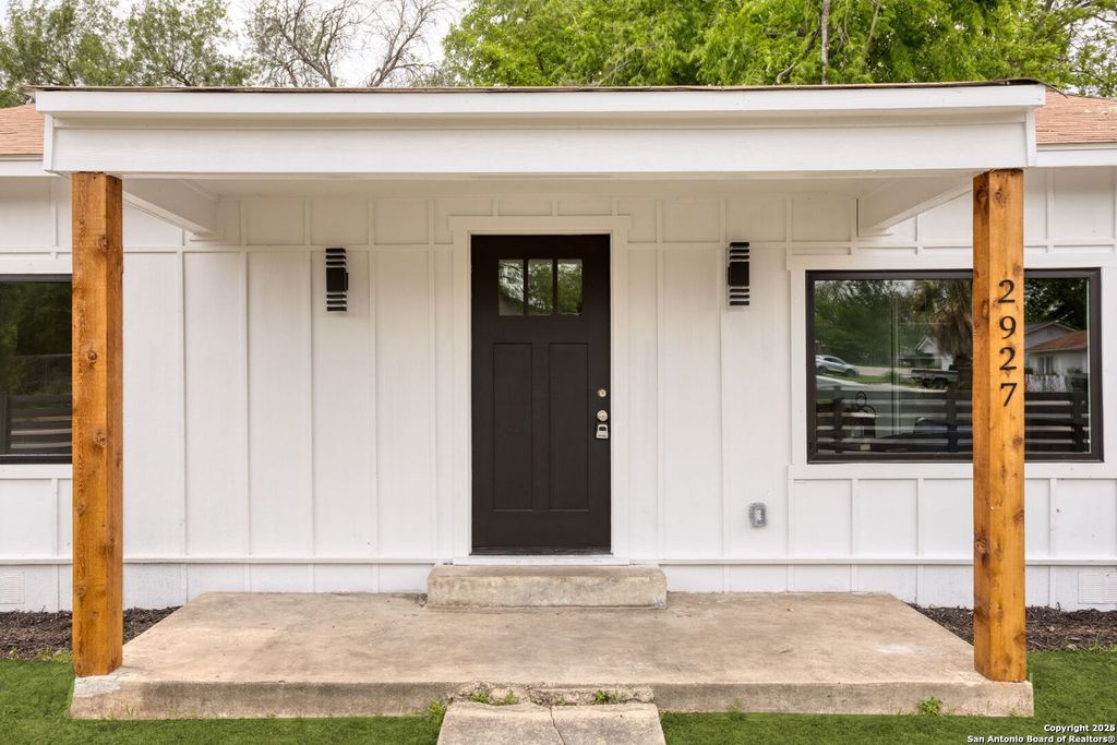 Photo of 2927 New Braunfels, San Antonio, TX 78210 (MLS # 1923755)