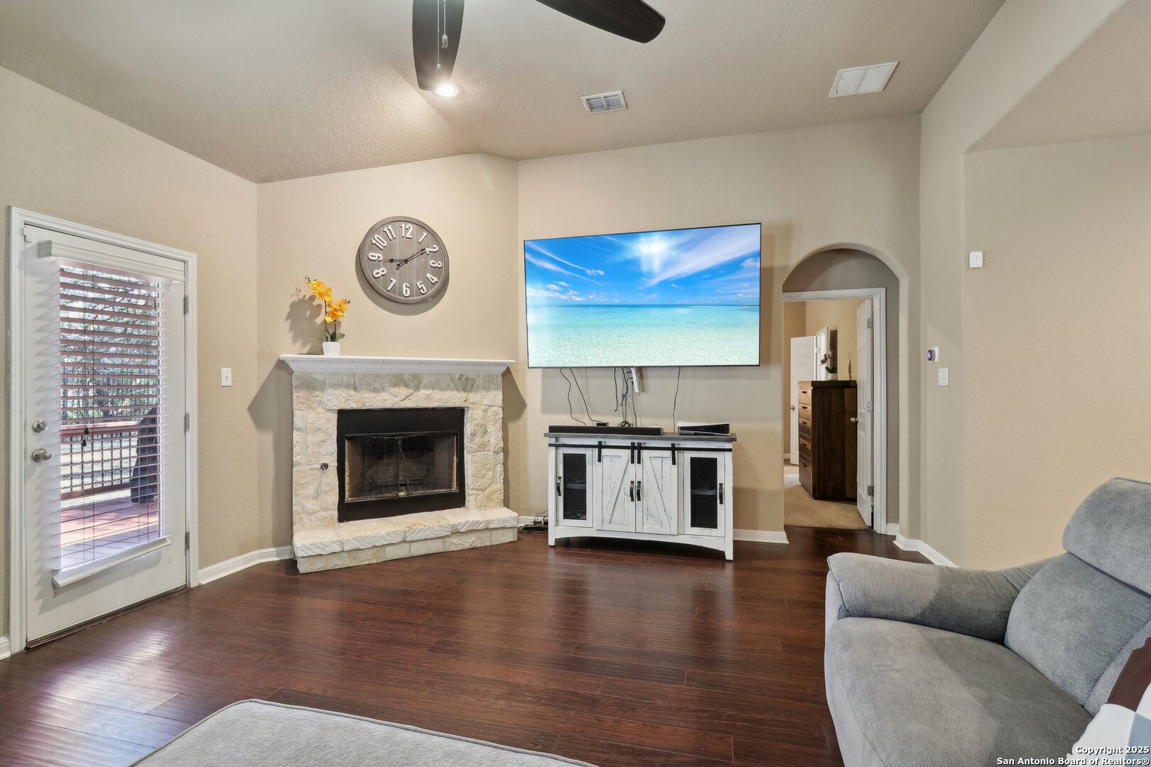 10611 Larch Grove