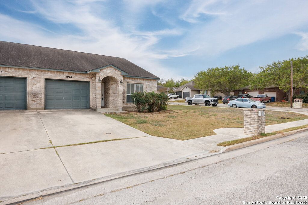 Photo of 3049 Pine Valley, New Braunfels, TX 78130 (MLS # 1920170)