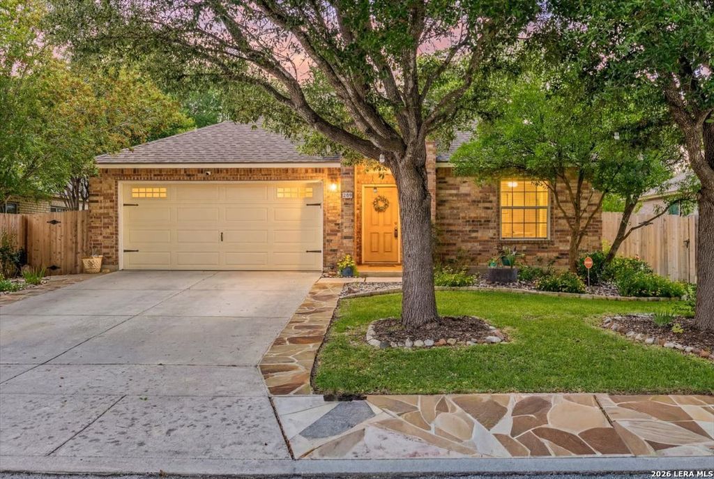 Photo of 123 Latigo Ln, Boerne, TX 78006 (MLS # 1990711)