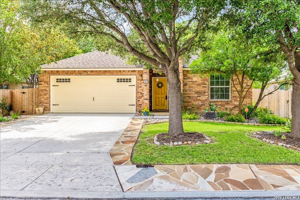 Photo of 123 Latigo Ln, Boerne, TX 78006 (MLS # 1990711)