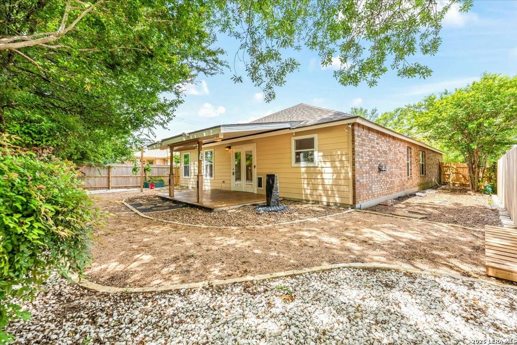 Photo of 123 Latigo Ln, Boerne, TX 78006 (MLS # 1990711)