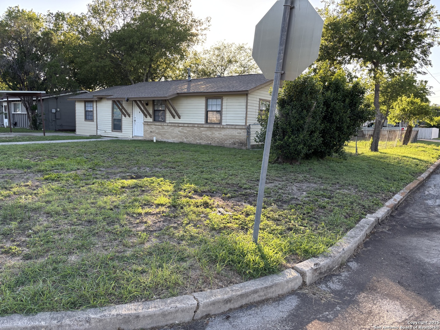 401 W LINDBERGH BLVD