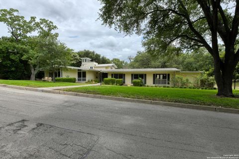 509 Canterbury Hill Terrell Hills TX 78209