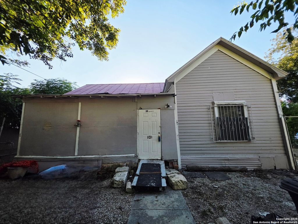 Photo of 101 Willow, San Antonio, TX 78202 (MLS # 1880328)