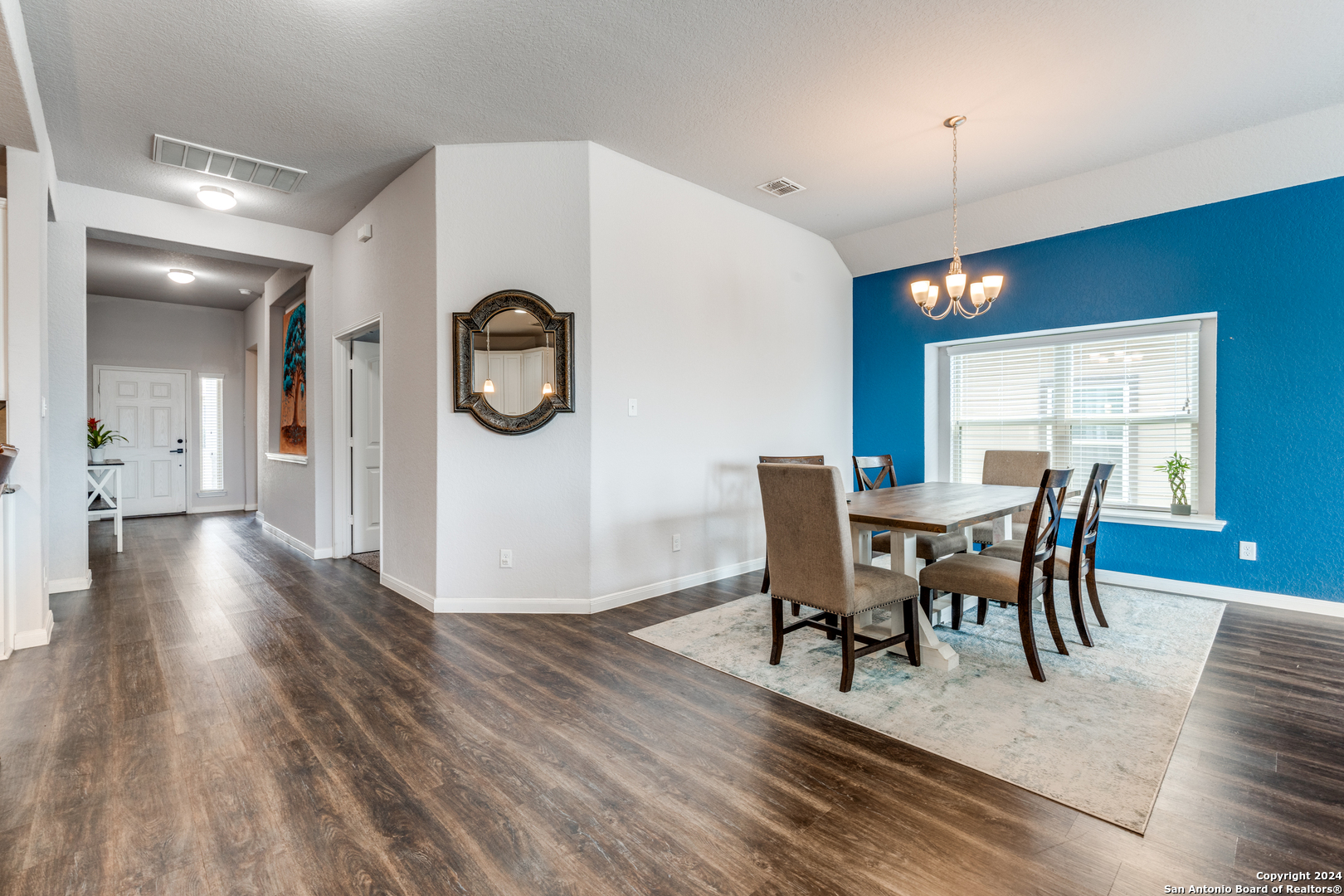 8918 Holland Park