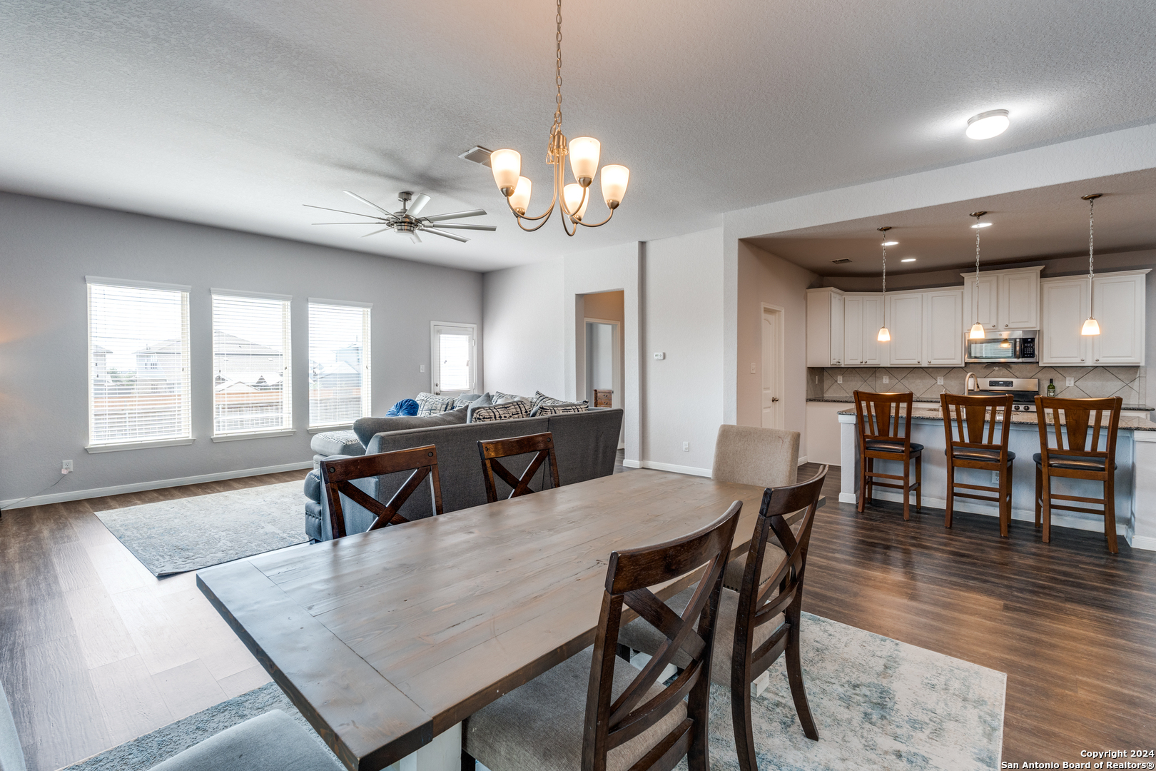 8918 Holland Park
