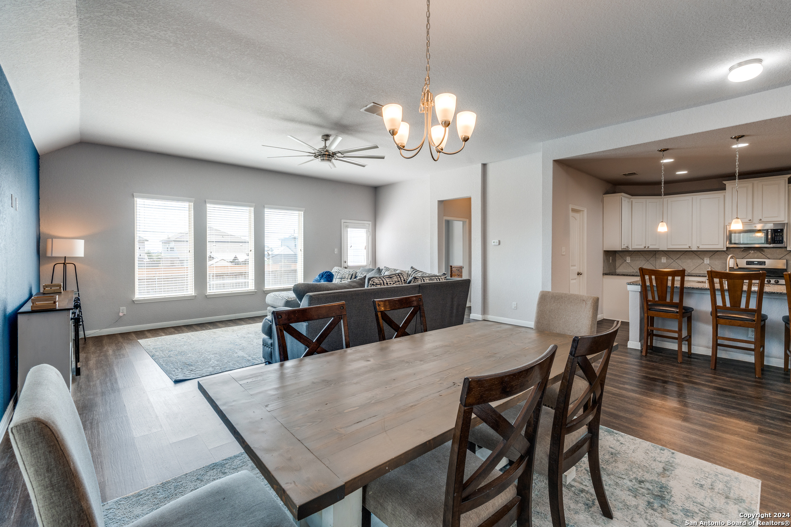 8918 Holland Park