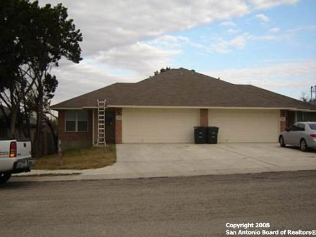 Photo of 1043 Misty Acres Dr, New Braunfels, TX 78130 (MLS # 1993509)