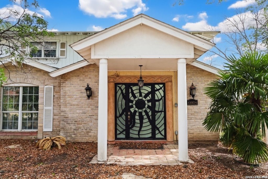 Photo of 10804 LANDS RUN ST, San Antonio, TX 78230 (MLS # 1956099)