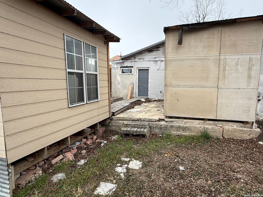 Photo of 3334 W Commerce, San Antonio, TX 78207 (MLS # 1943087)