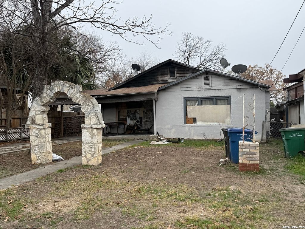 Photo of 3334 W Commerce, San Antonio, TX 78207 (MLS # 1943087)