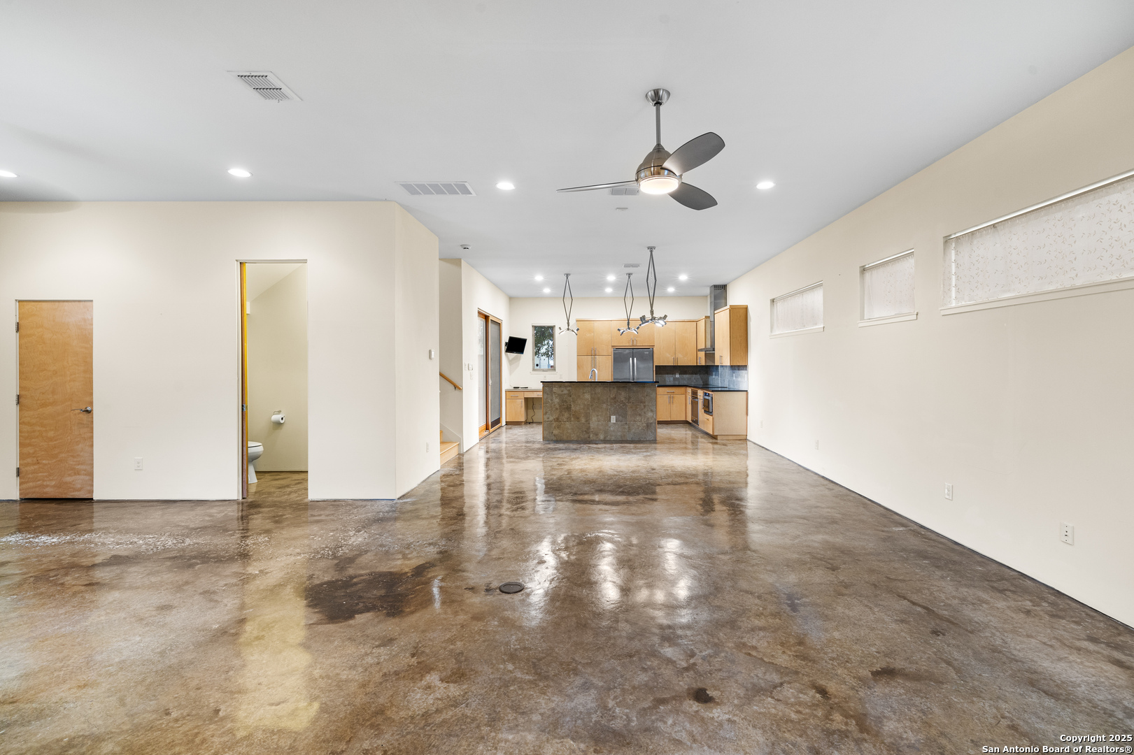 1506 W Mistletoe Ave