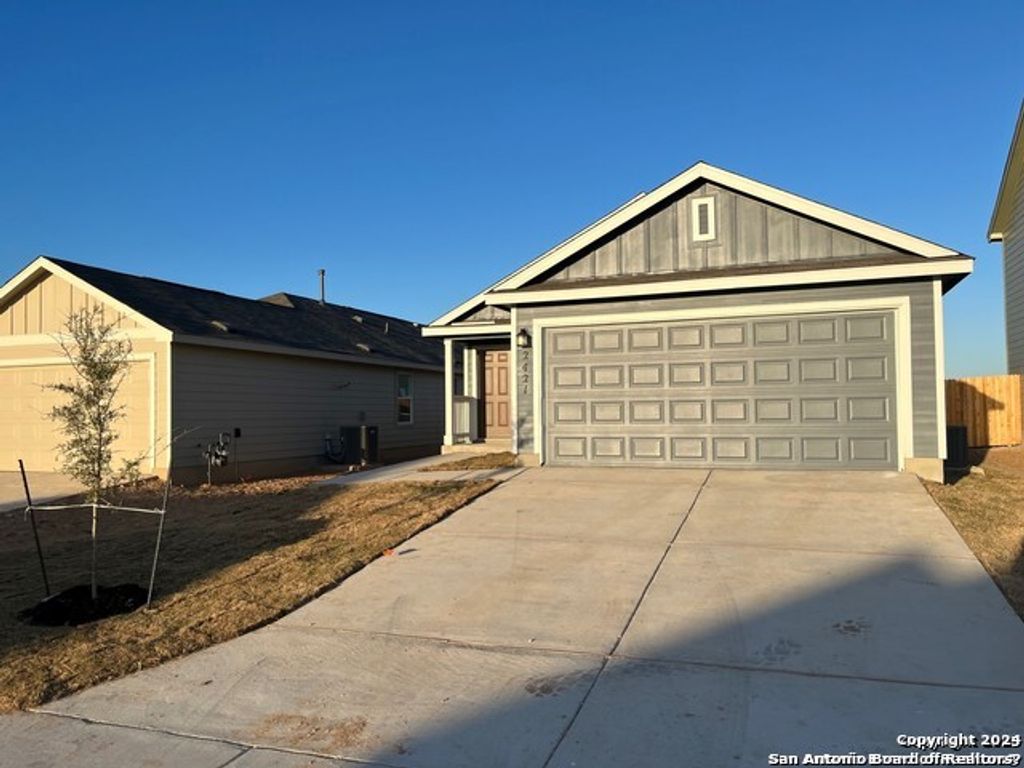 Photo of 2421 DOUBLE OAK DR, New Braunfels, TX 78130 (MLS # 1991641)
