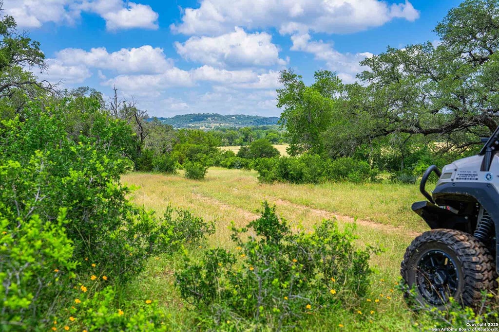 Photo of 8 Cypress Creek Rd, Comfort, TX 78013 (MLS # 1888354)