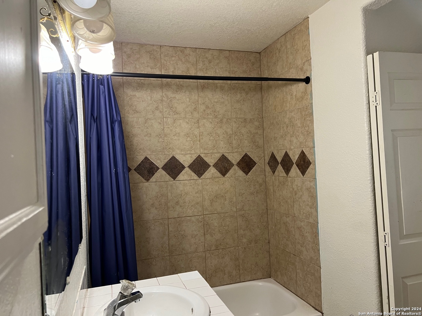 New Braunfels, Texas 78132, United States, 2 Bedrooms Bedrooms, ,3 BathroomsBathrooms,Residential,Pending,33680