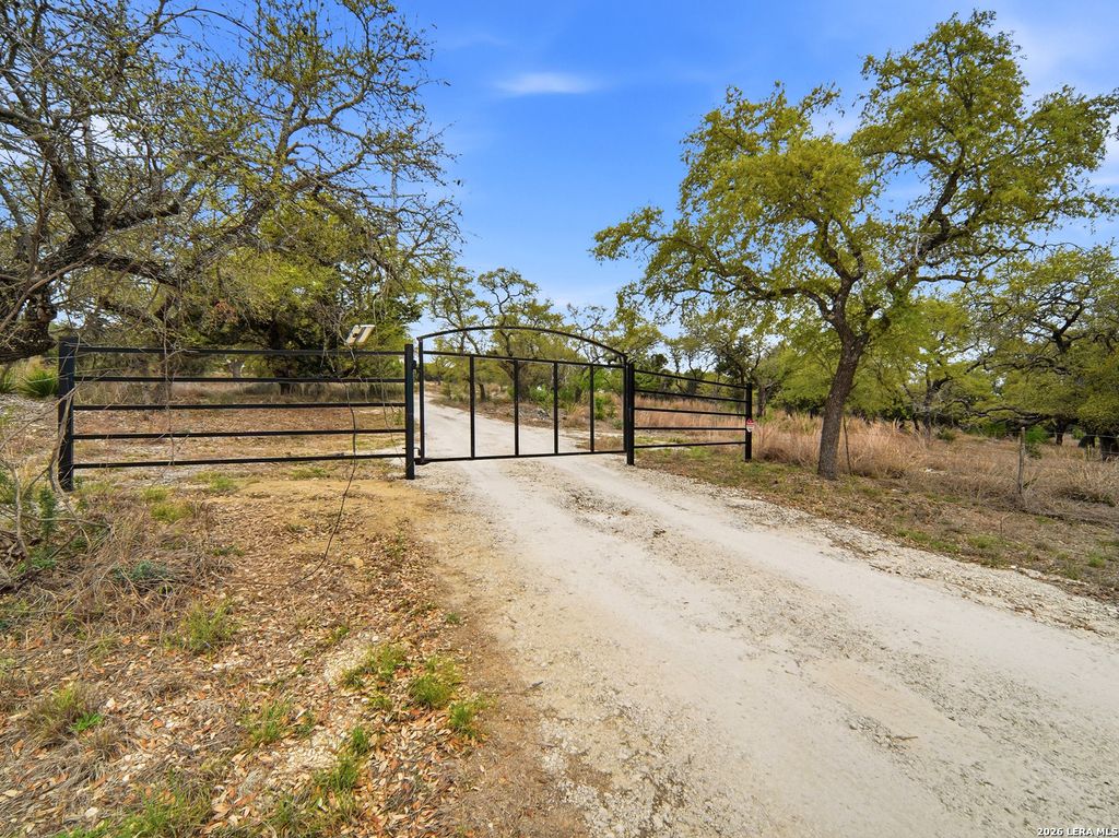 Photo of 132 Fm 474, Boerne, TX 78006 (MLS # 1954421)