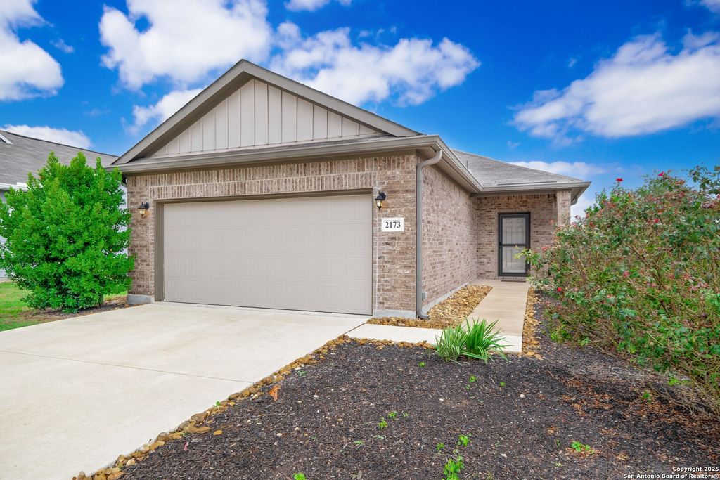 Photo of 2173 Hiddenbrooke Pass, Seguin, TX 78155 (MLS # 1926252)