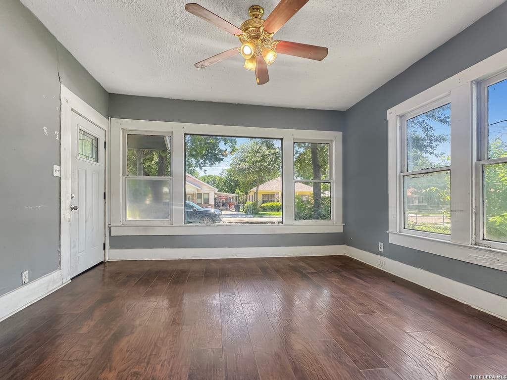 Photo of 423 Barrett Place, San Antonio, TX 78225 (MLS # 1968663)