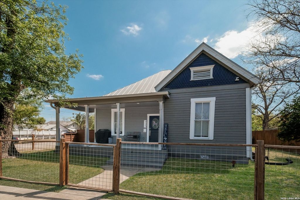 Photo of 930 Hays, San Antonio, TX 78202 (MLS # 1955120)