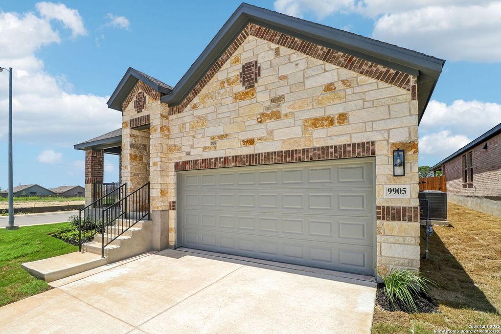 Photo of 9905 Paladin Ridge, San Antonio, TX 78254 (MLS # 1870649)