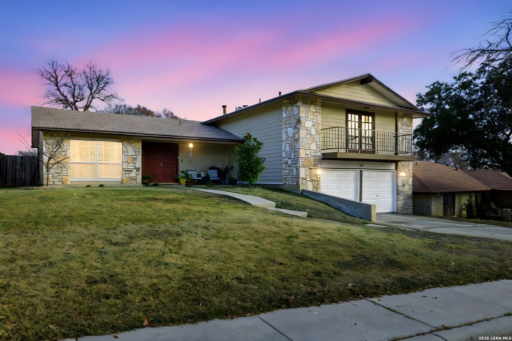 Photo of 1206 Hayloft Ln, San Antonio, TX 78245 (MLS # 1938208)