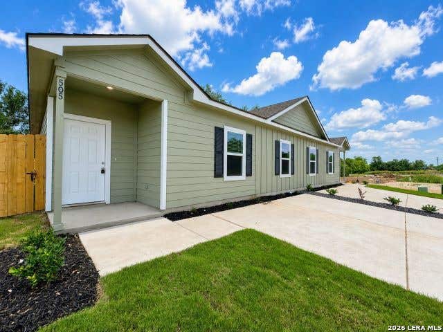 Photo of 505 Hudson St, Seguin, TX 78155 (MLS # 2004817)