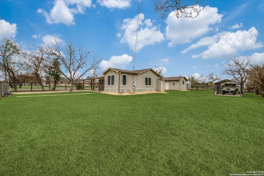Photo of 419 Moursund Blvd, San Antonio, TX 78221 (MLS # 1950517)