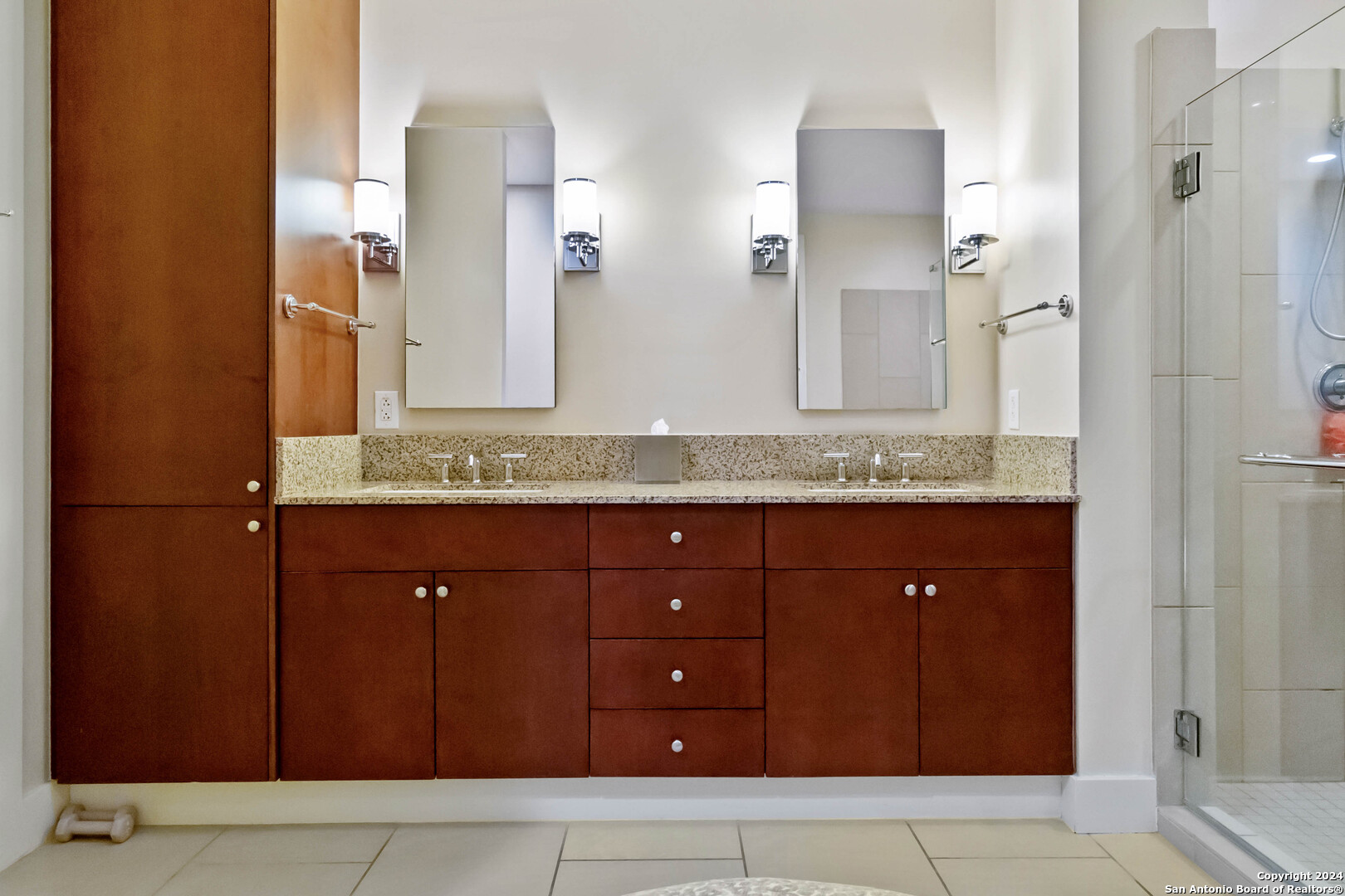 San Antonio, Texas 78205, United States, 2 Bedrooms Bedrooms, ,2 BathroomsBathrooms,Residential,Active,153473