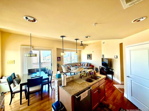 215 N Center 1907 San Antonio TX 78202